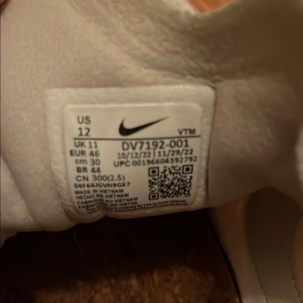 Men’s Nike Size 12 - Picture 2 of 3